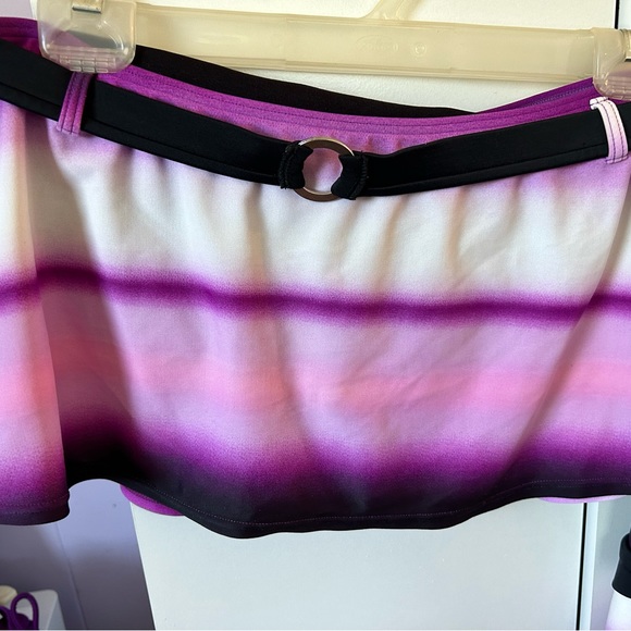 Woman bathing suit - Picture 2 of 13